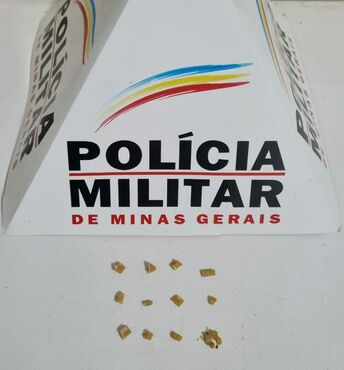 Pouso Alegre – populares do bairro São Geraldo tentam impedir a apreensão de adolescente que comercializava drogas ilícitas                                                                         