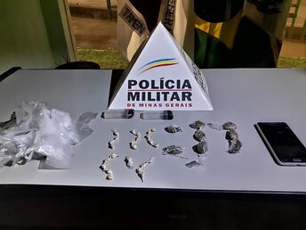 Conselheiro Lafaiete-Batida policial nos Bairros Nossa Senhora da Paz e São João conduz cinco por tráfico de drogas                                                                                  