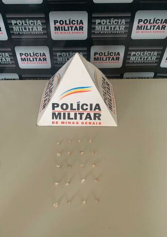 Patrocínio - Polícia Militar apreende menor infrator por tráfico de drogas                                                                                                                           