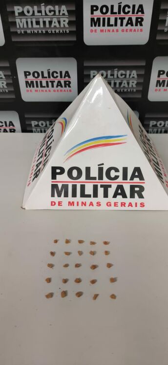Patrocínio - Polícia Militar prende autor por tráfico de drogas 