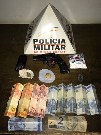 Patrocínio - Polícia Militar prende autor de tráfico de drogas em Macaúbas de Cima em continuidade a rastreamentos