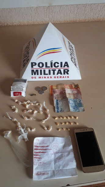 Monte Carmelo - Polícia Militar prende seis autores e uma menor infratora por tráfico de drogas 