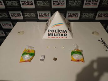 Patrocínio - Polícia Militar apreende menor infrator por tráfico de drogas                                                                                                                           