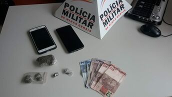 Coromandel - Polícia Militar prende dois autores por tráfico de drogas                                                                                                                                